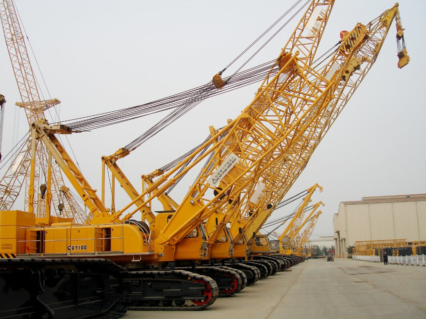 China 
                130 Ton Guindaste Xgc130 (CE) Construção de tratores de esteiras rolante RC Guindaste
             fornecedor