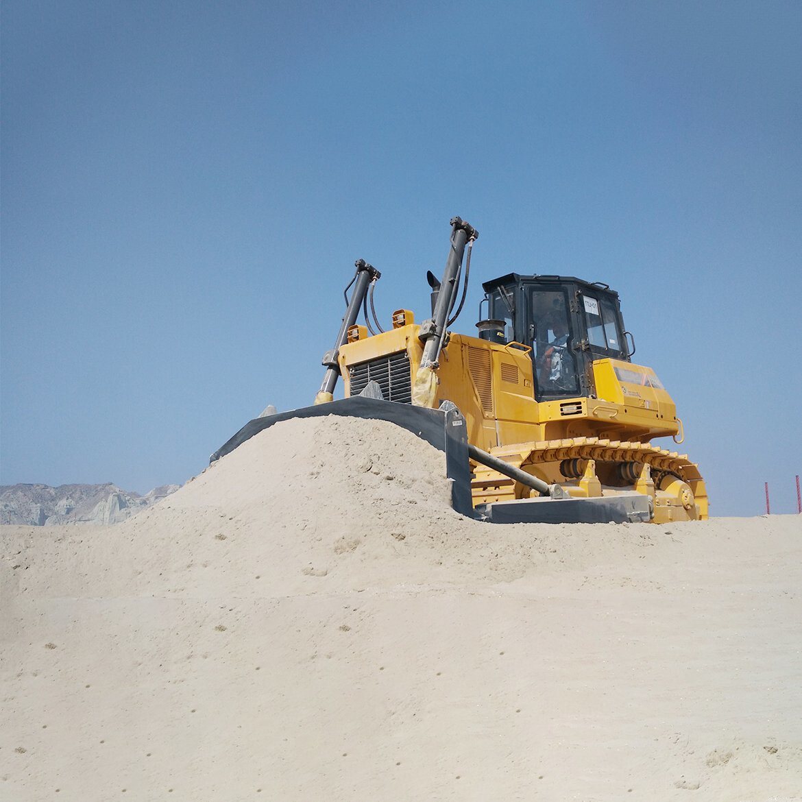 230HP Liugong Bull Dozer 230c with Cummin-S Engine