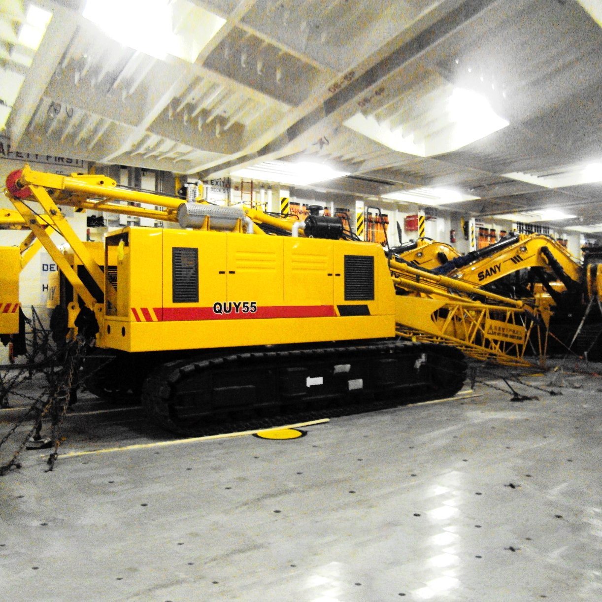 
                450 тонн высококачественного тяжелые строительные машины гусеничный кран
            