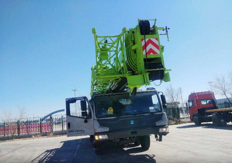 China 
                65 m hefhoogte Zoomlion Qy70V 70 ton mobiele truck kraan
             leverancier
