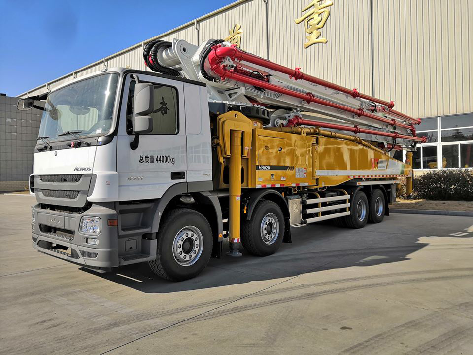 67m Reach 180m3 out Put Truck Mounted Concrete Pump Hb67V