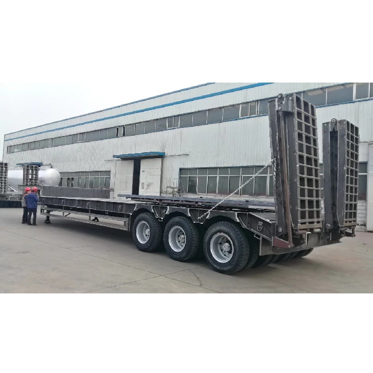 80 Ton 3 Axle Semi Trailer Truck for Machinery Transport