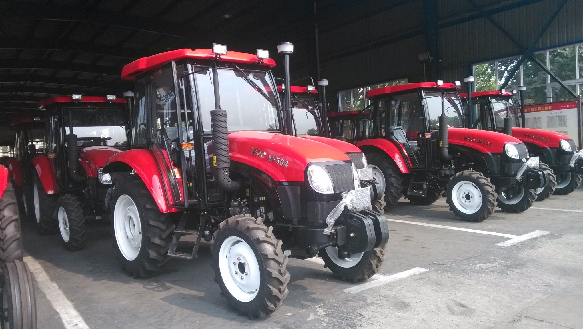 
                Сельскохозяйственные фермы Yto трактор 90HP X904 мини трактор цена
            