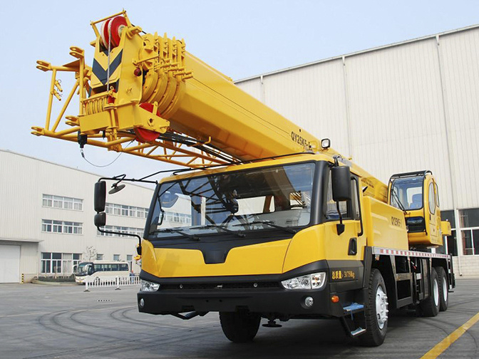 China 
                China nieuwe 25ton mobiele Truck Crane Qy25K5d met Outrigger
             leverancier
