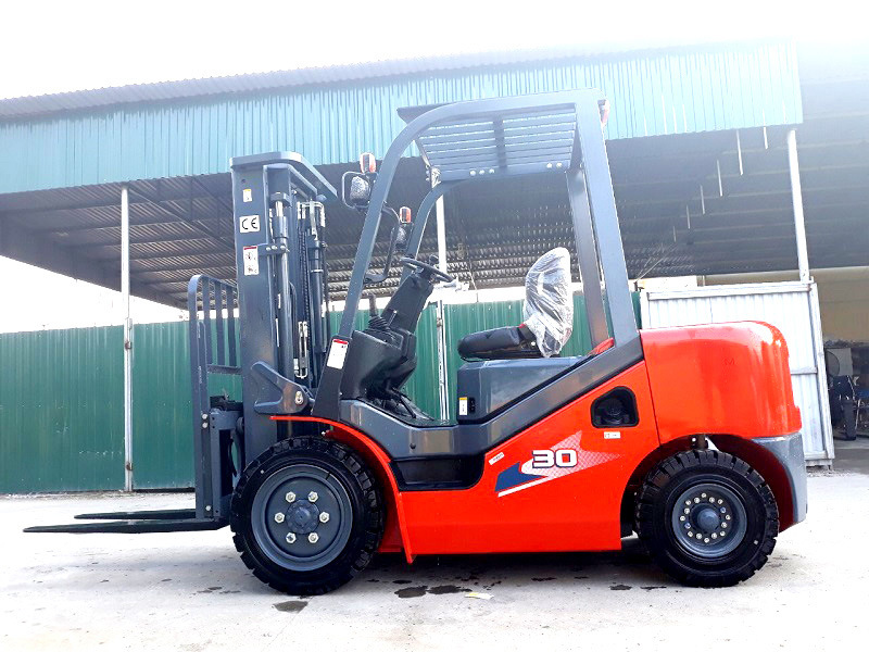 China New 3ton Gasoline Forklift Cpqd30 with 3m Lifting Height