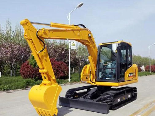 China New 7.5ton Small Crawler Excavator Se75 with Hammer