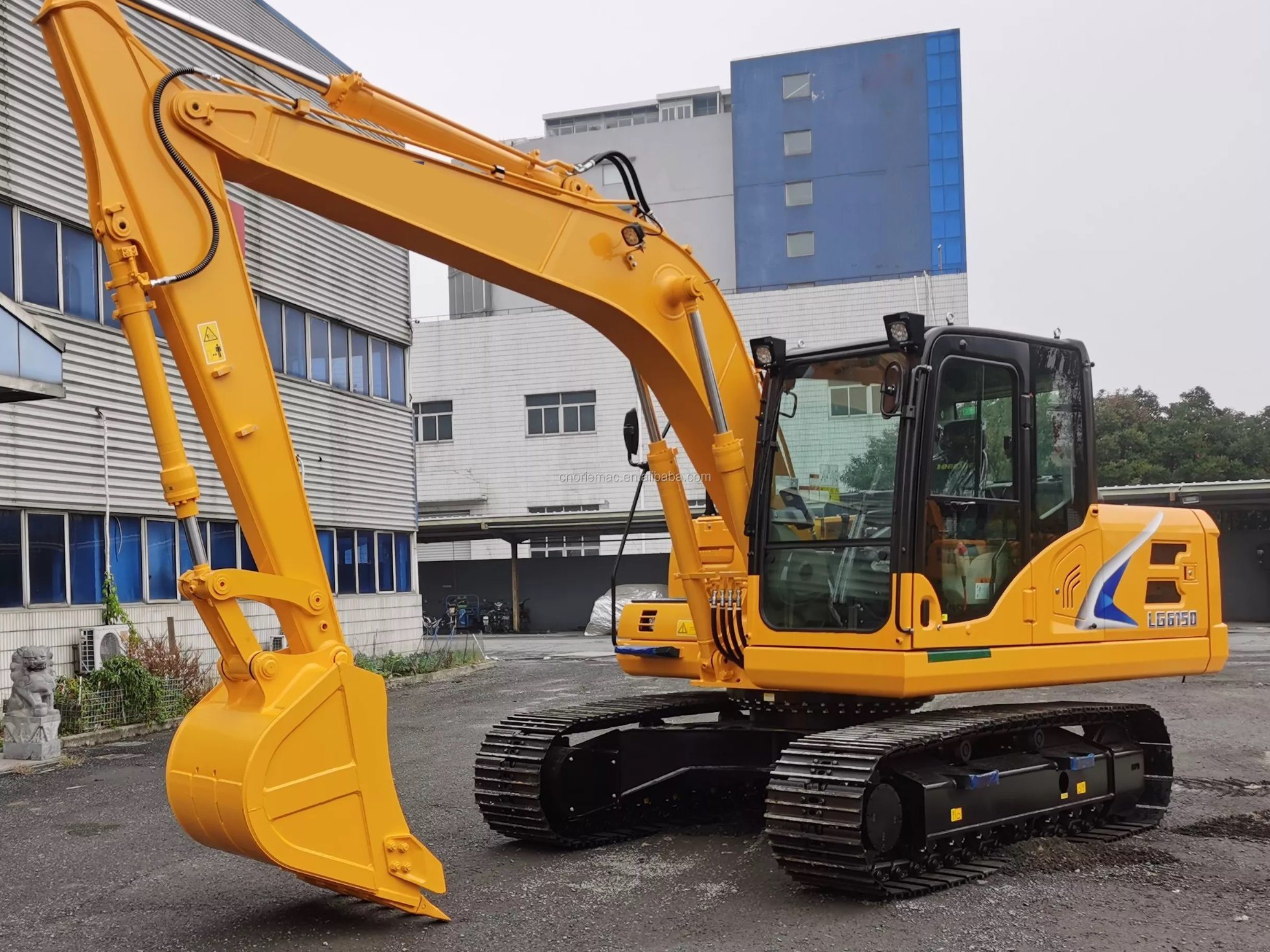 China 
                Chinese 14ton Crawler Excavator Cdm6150 with Quick Hitch
             supplier