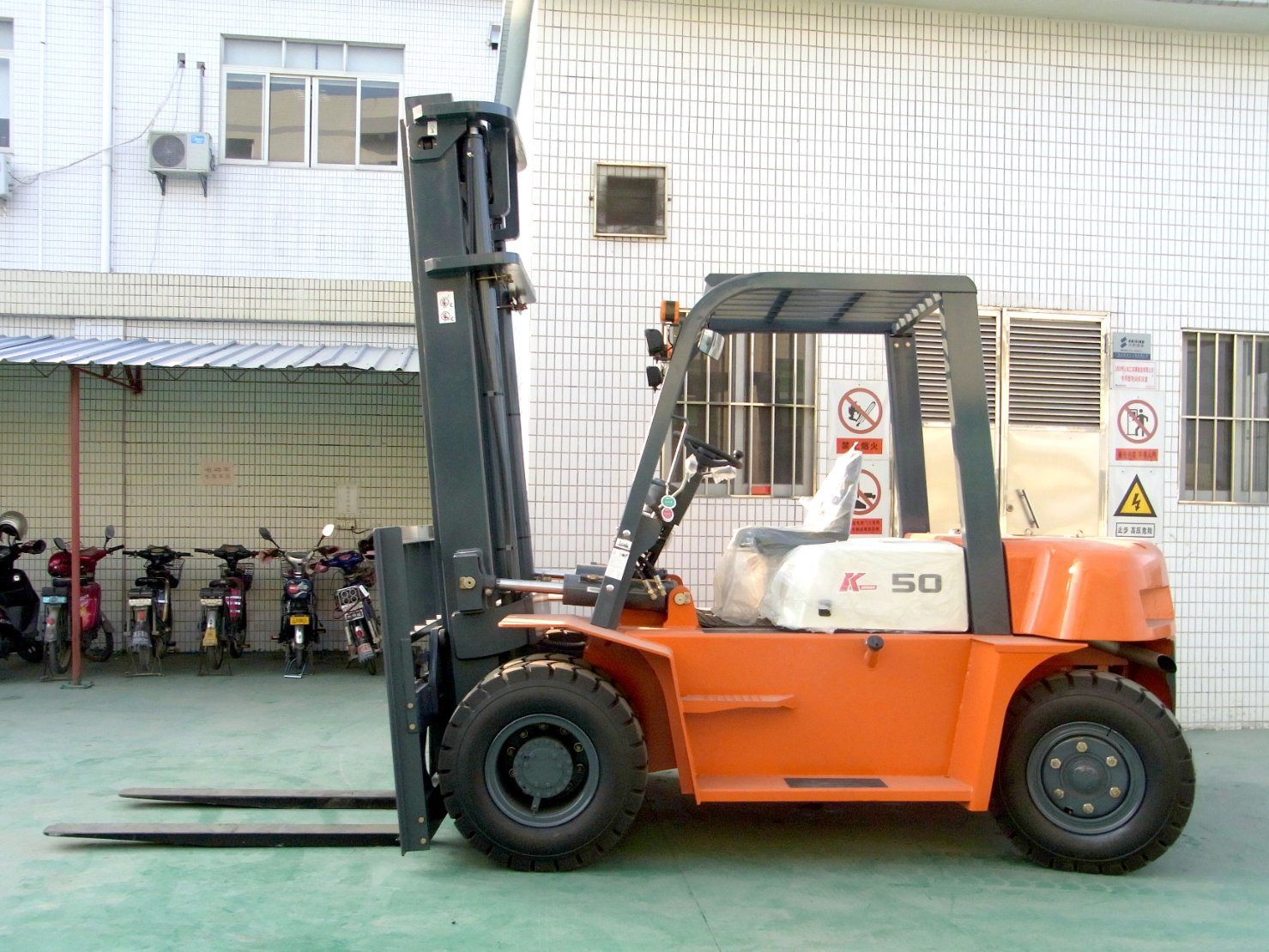 Chinese Heli 4ton Small Gasoline Forklift Cpqd40 with Sideshift