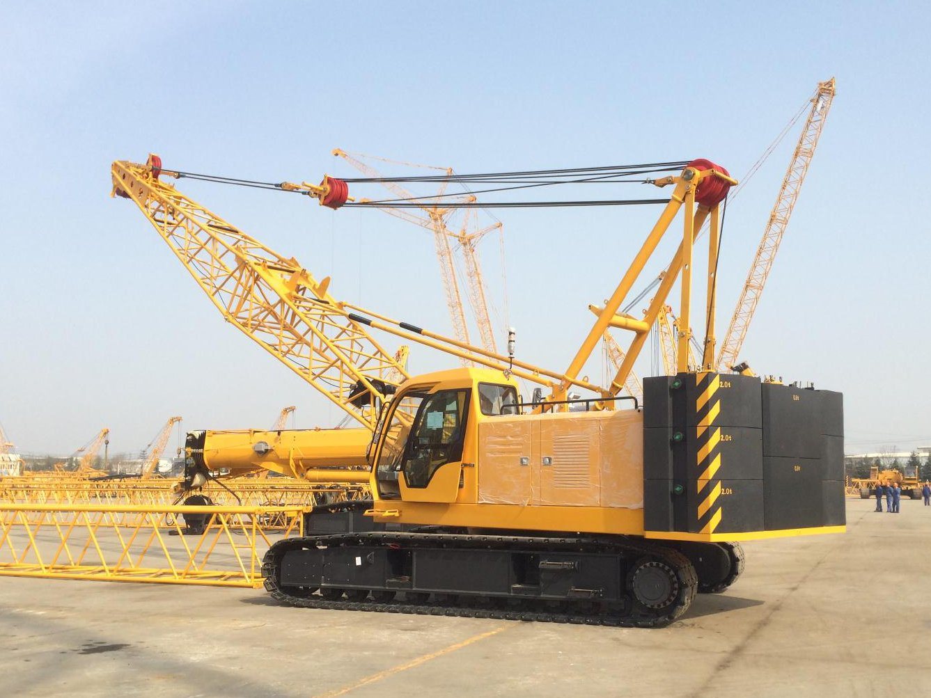 Chine 
                Chinese New 100tonne grue à chenille Xgc100 avec contrepoids
             fournisseur