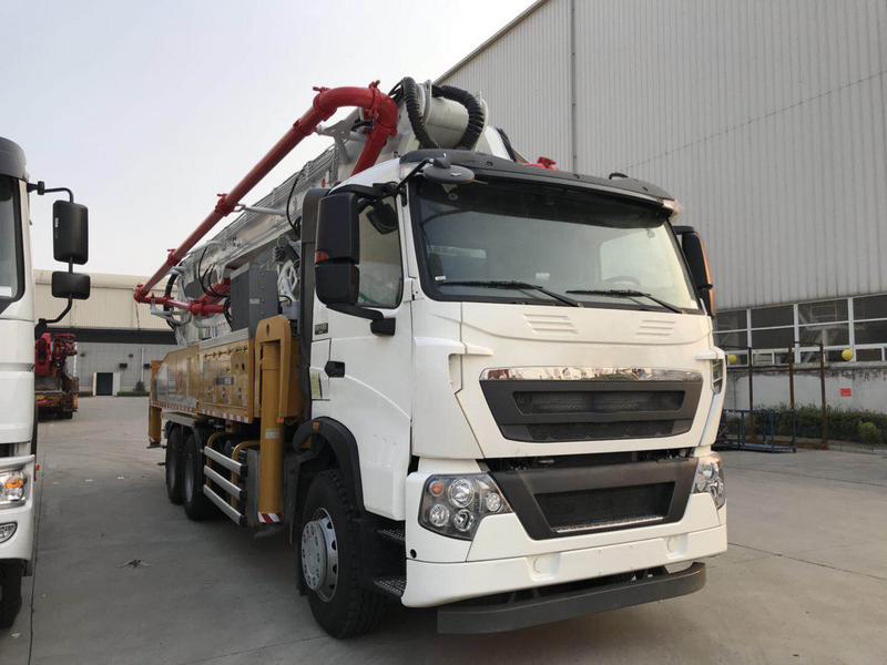 Hot Selling Concrete Pump Truck 39m Boom Hb39V with Sinotruck Chassis