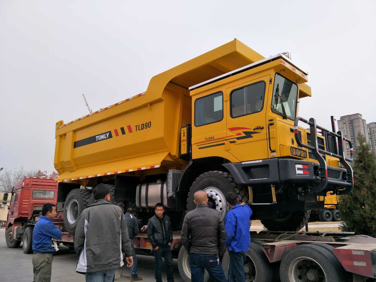 
                Mine de camion à benne à bas prix 385hp hors route pour le transport de la mine de camion à benne
            