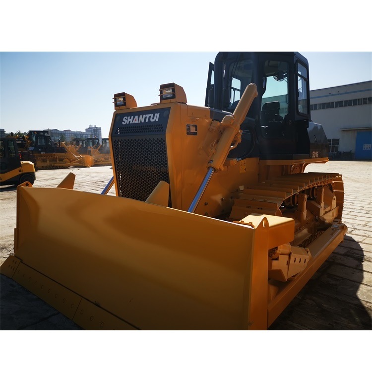 Mining Using Bull Dozer Machinery 320HP Soil Crawler Dozers