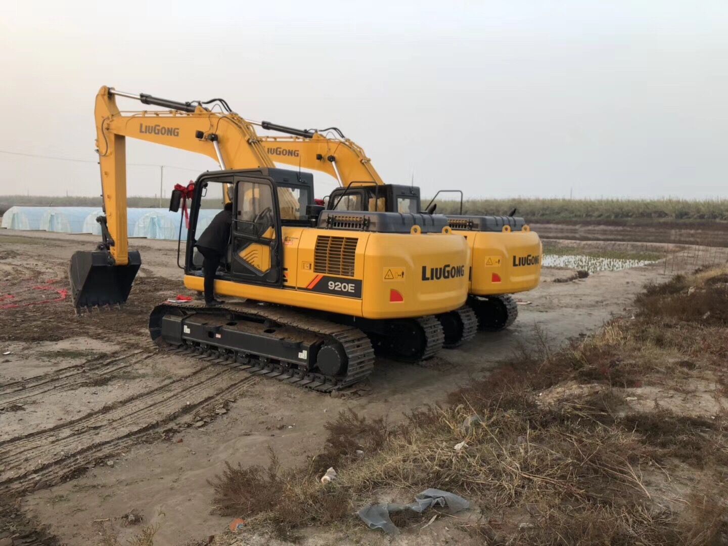 Chine 
                Nouveau Liugong 22tonne 1m3 pelles 922e excavateur hydraulique avec un marteau
             fournisseur