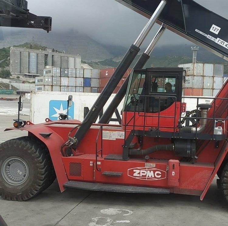 
                Port machine Zpmc Reachstacker Zhrs4540s-5 container bereiken Stacker 45 ton
            