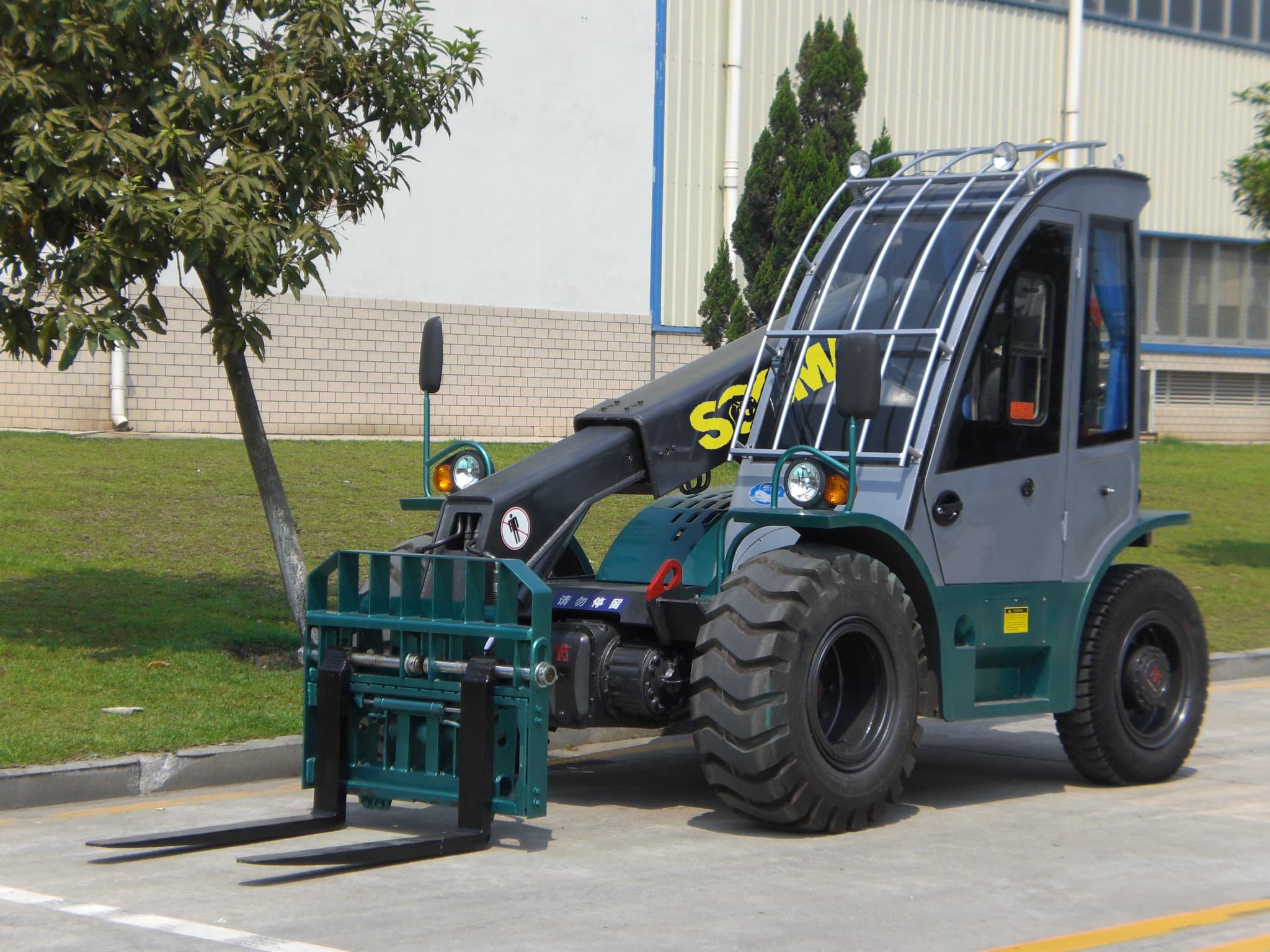 Socma Hnt25-4 Mini Telescopic Forklift Telehandler with CE