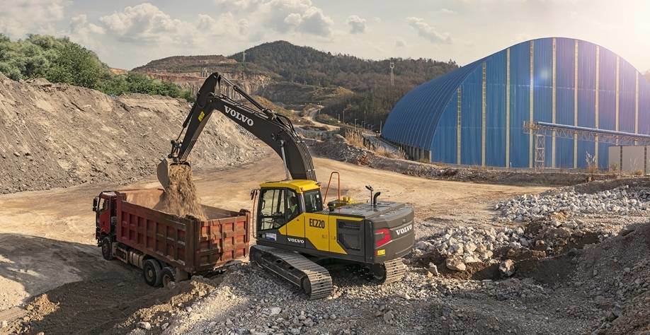 
                Volvo EC220 22т 1,2 м3 гусеничный экскаватор ковша
            