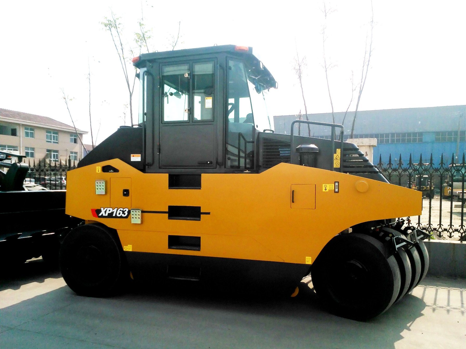 XP263 Sakai Tire Weichai Engine 132kw 26 Ton Road Roller