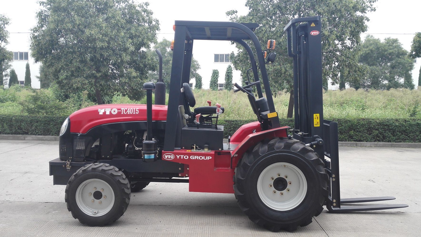 Yto 2.5ton Gasoline Forklift Cpyd25 with Ce