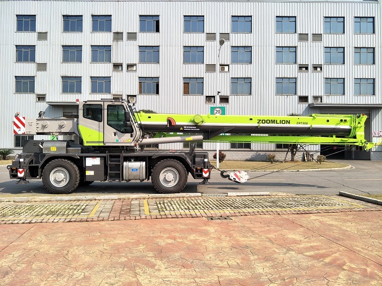 China 
                Zoomlion Zrt300 30 ton kleine ruwe terreinkraan te koop
             leverancier