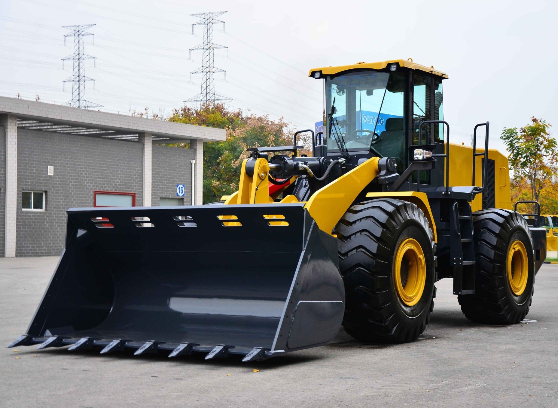 China Top Quality Wheel Loader 7 Ton 4.2 Cbm Lw700kv in Stock on Sale