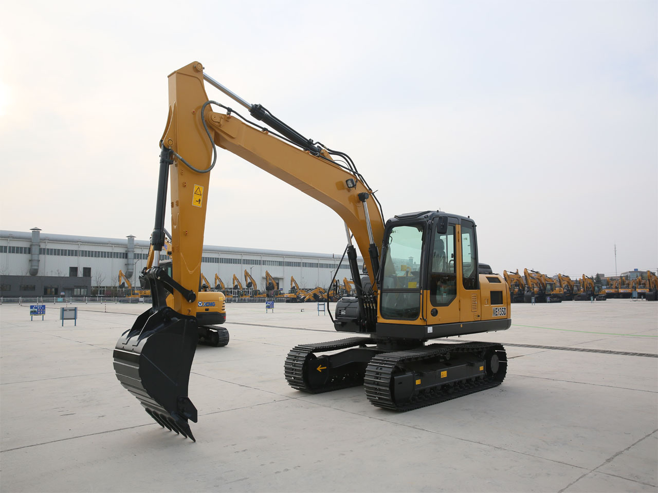 
                중국 Xuzhou, Xe135D 13ton Crawler Material Handler 굴삭기 공장 제작 판매 가격
            