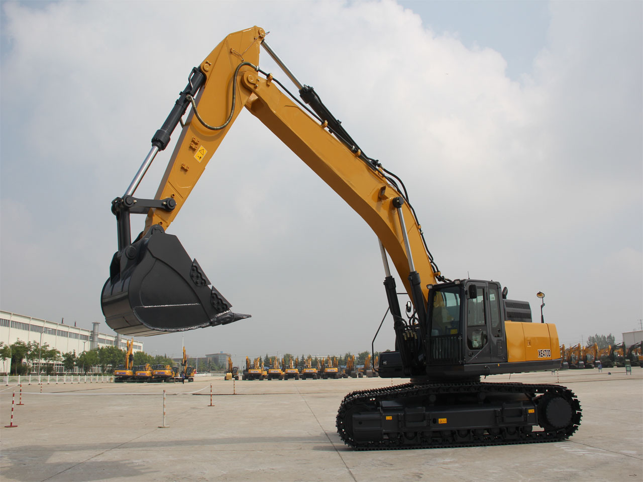 China 
                Equipos de construcción china xe470 45ton excavadora de cadenas de humedales Lista de precios de venta
             proveedor