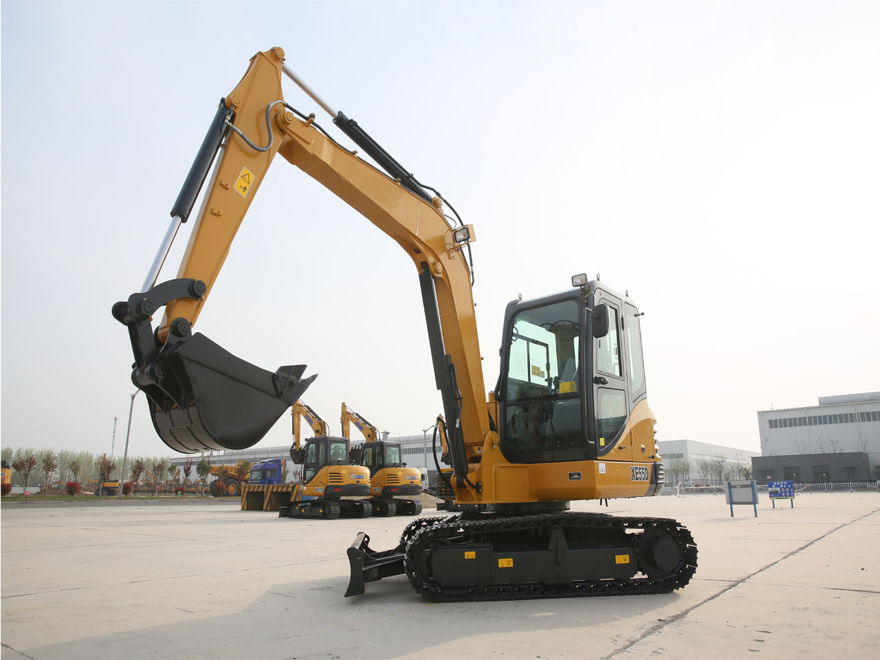 High Quality 5.5ton Excavator Xe55e/Xe55u with CE Certification