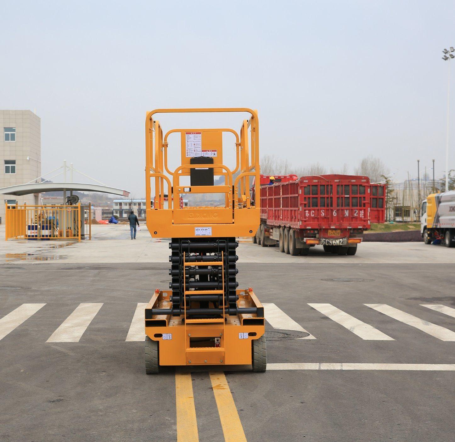 Hot Sale 14m Portable Hydraulic Scissor Lift Trailer Xg1412HD with Best Price