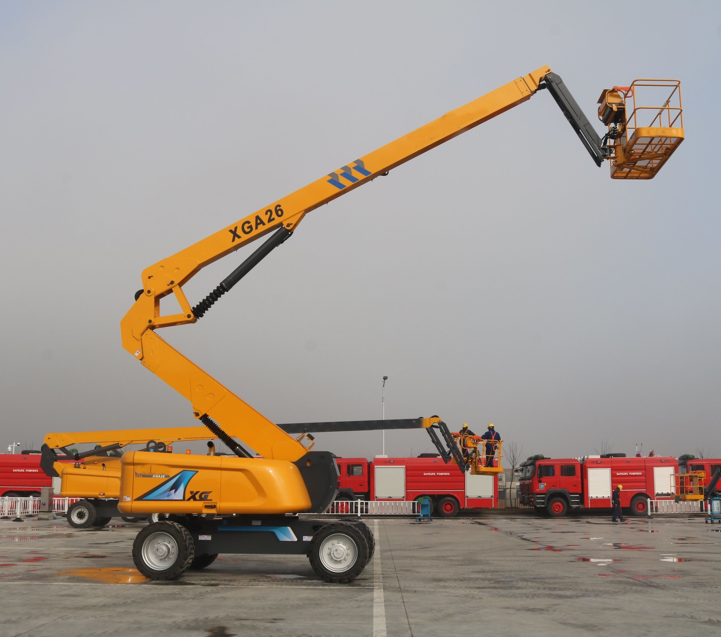 Hot Sale 26m Articulated Mobile Elevating Work Platform Xga26 with Best Price