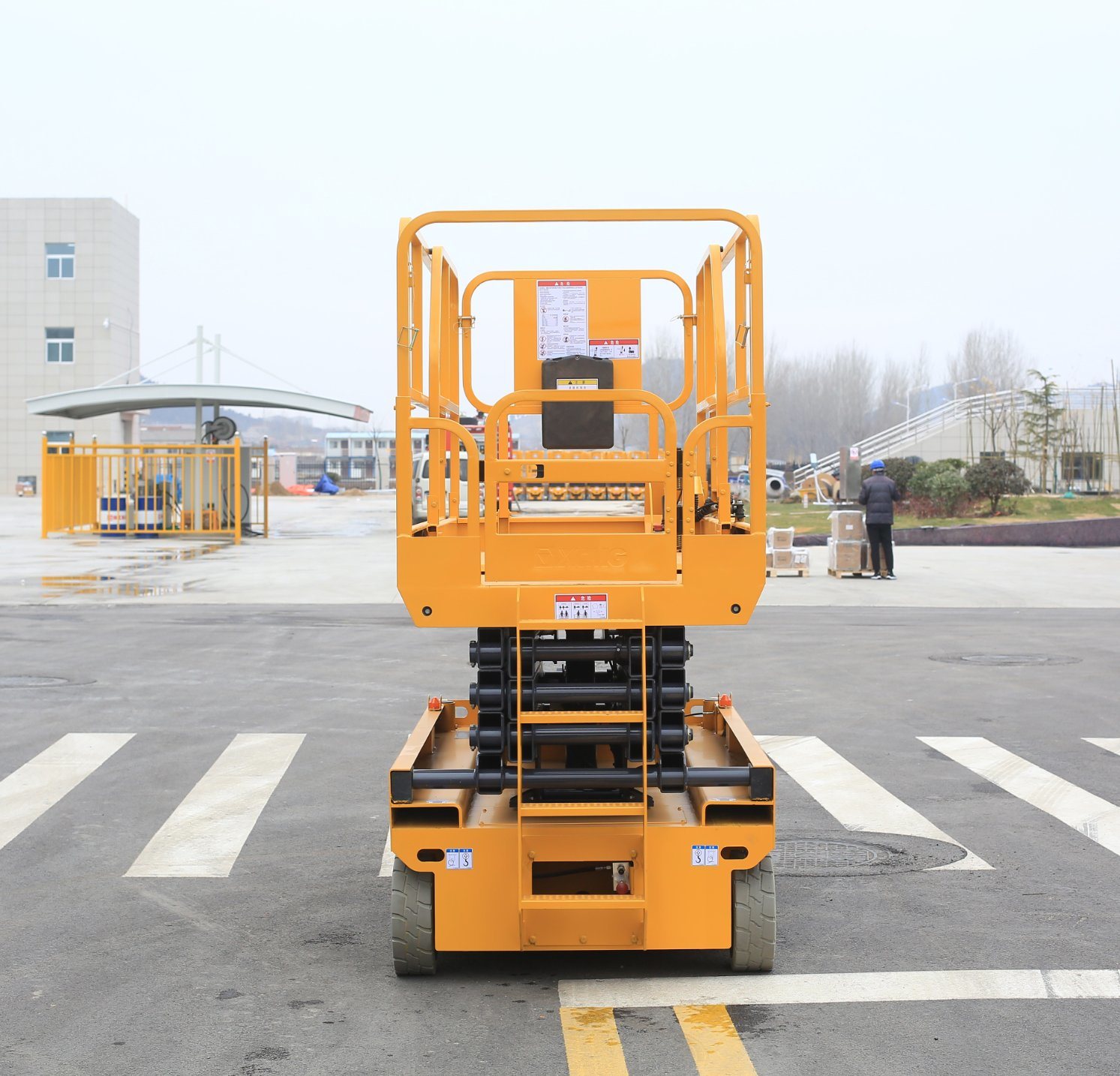 Manufacturer 10m Hydraulic Aerial Work Platform Xg1012HD Mobile Electric Scissor Lift for Sale