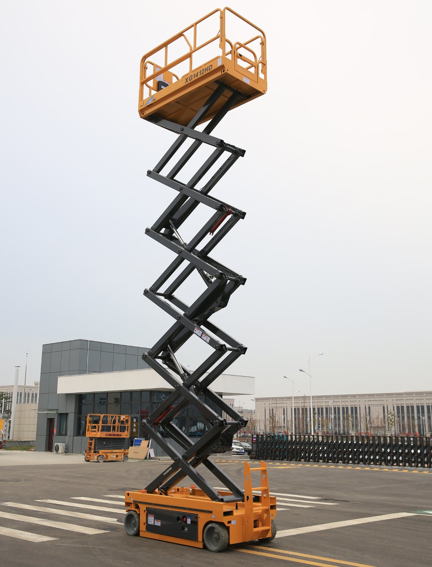 Xg1412HD 14m Battery Powered Scissor Lift Aerial Work Platform Best Price for Sale