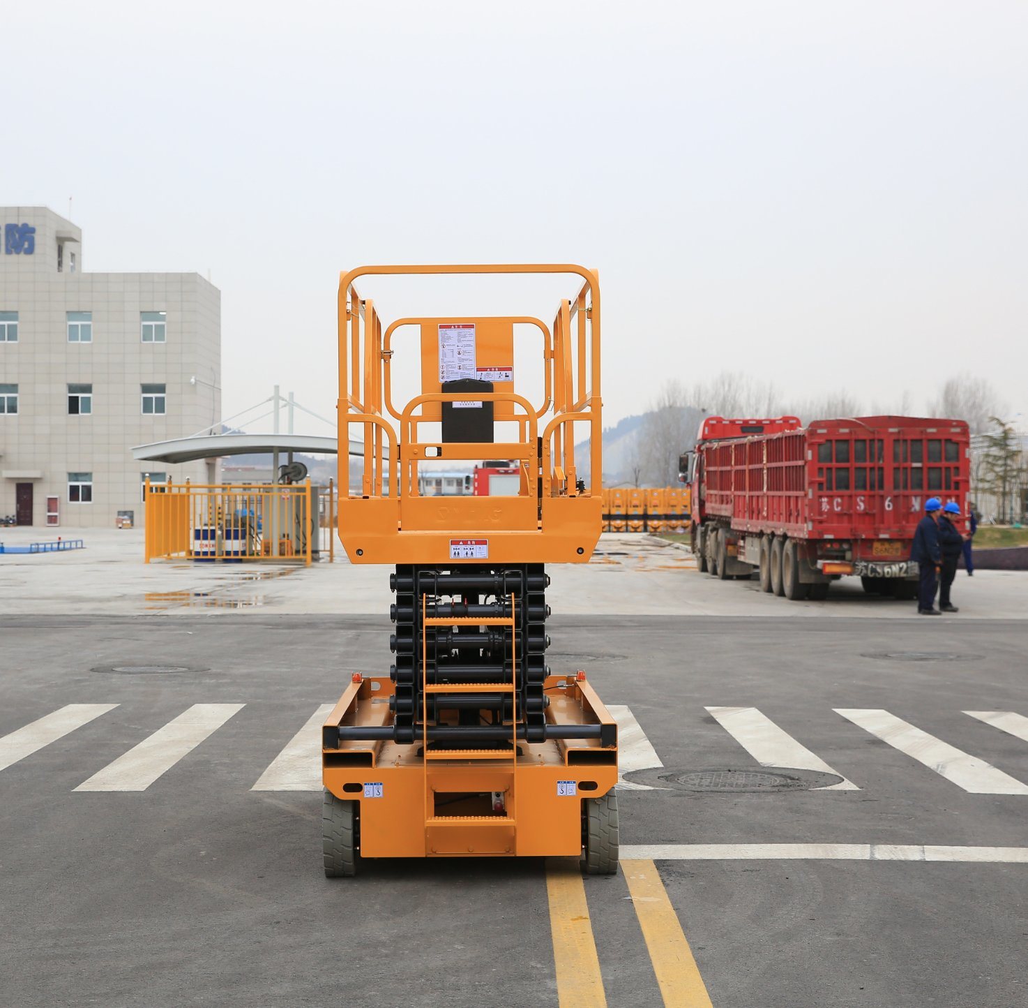 Xg1612HD 16m Battery Operated Scissor Lift Aerial Platform in Malaysia Price for Sale