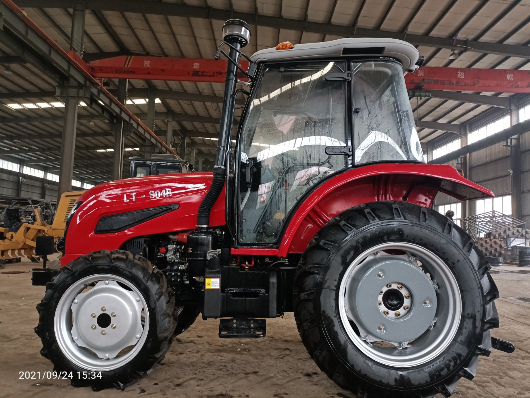 90HP Farm Tractor Lutong Lt904 Tractors with High Performance