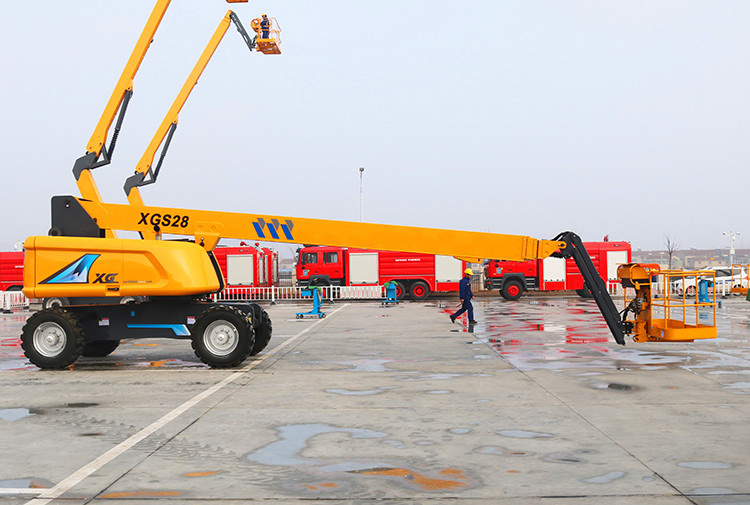 China Aerial Work Platform Xgs28 Telescopic Boom Lifts