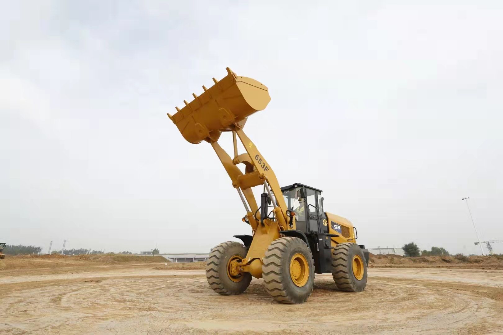 China Heavy Duty 5 Ton Wheel Loader Sem656D Rock Loader