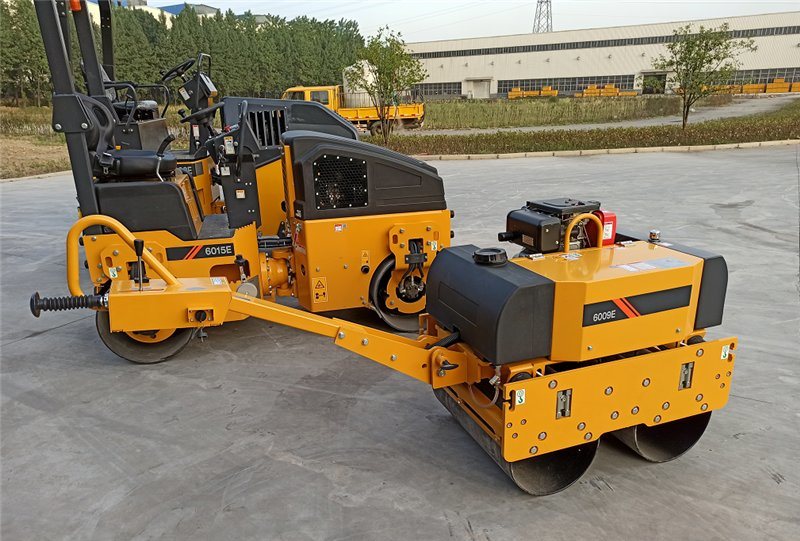 China Mini Road Roller Clg6009e 0.8ton Walk Type Roller