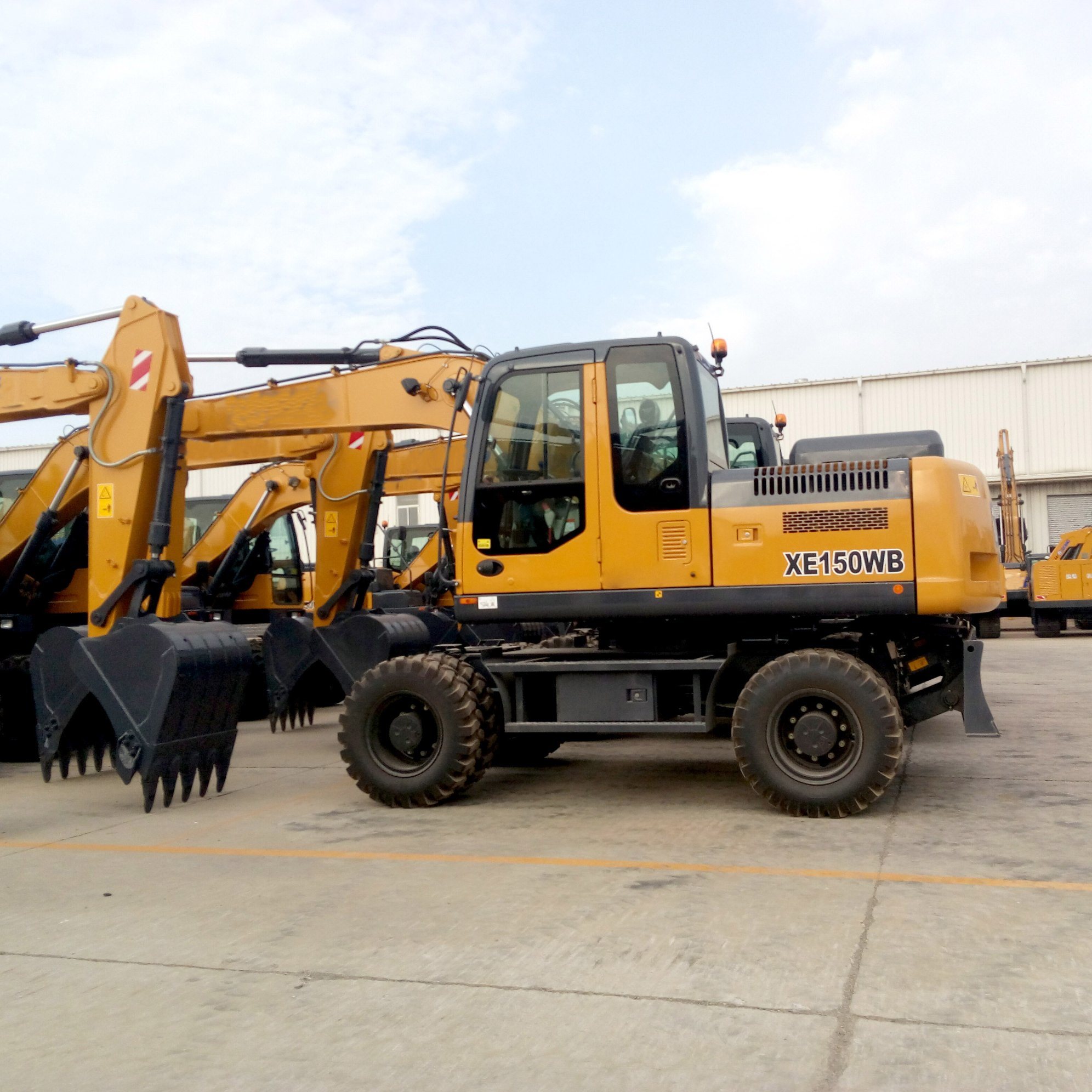 China Popular 15ton Wheel Excavator Xe160W for Hot Sale