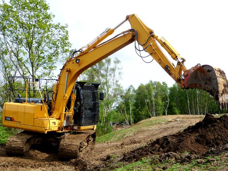 China Supplier High Quality 14 Ton Crawler Excavator Digger 915D Price for Sale