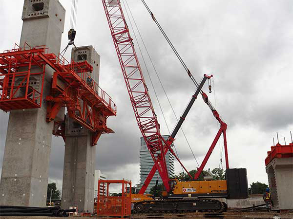 China 
                New Crawler Crane de 150 toneladas para Venda Scc1500A da China
             fornecedor