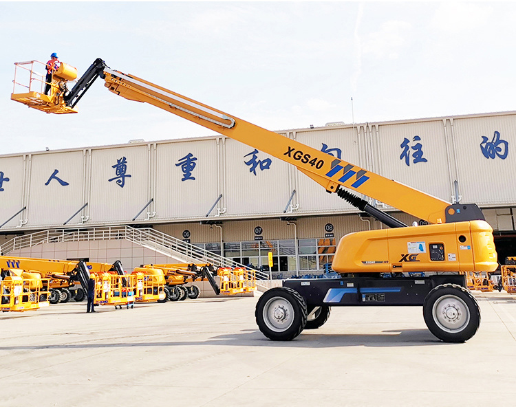 Cruking 40m Mobile Elevating Work Platform Xgs40 Telescopic Boom Lifts