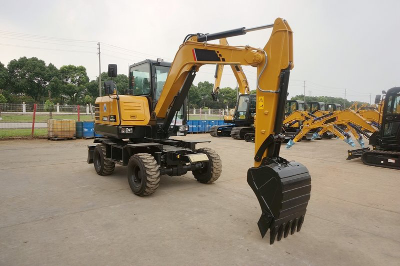 Cruking 6ton Wheel Excavator Sy65W Original New Excavators