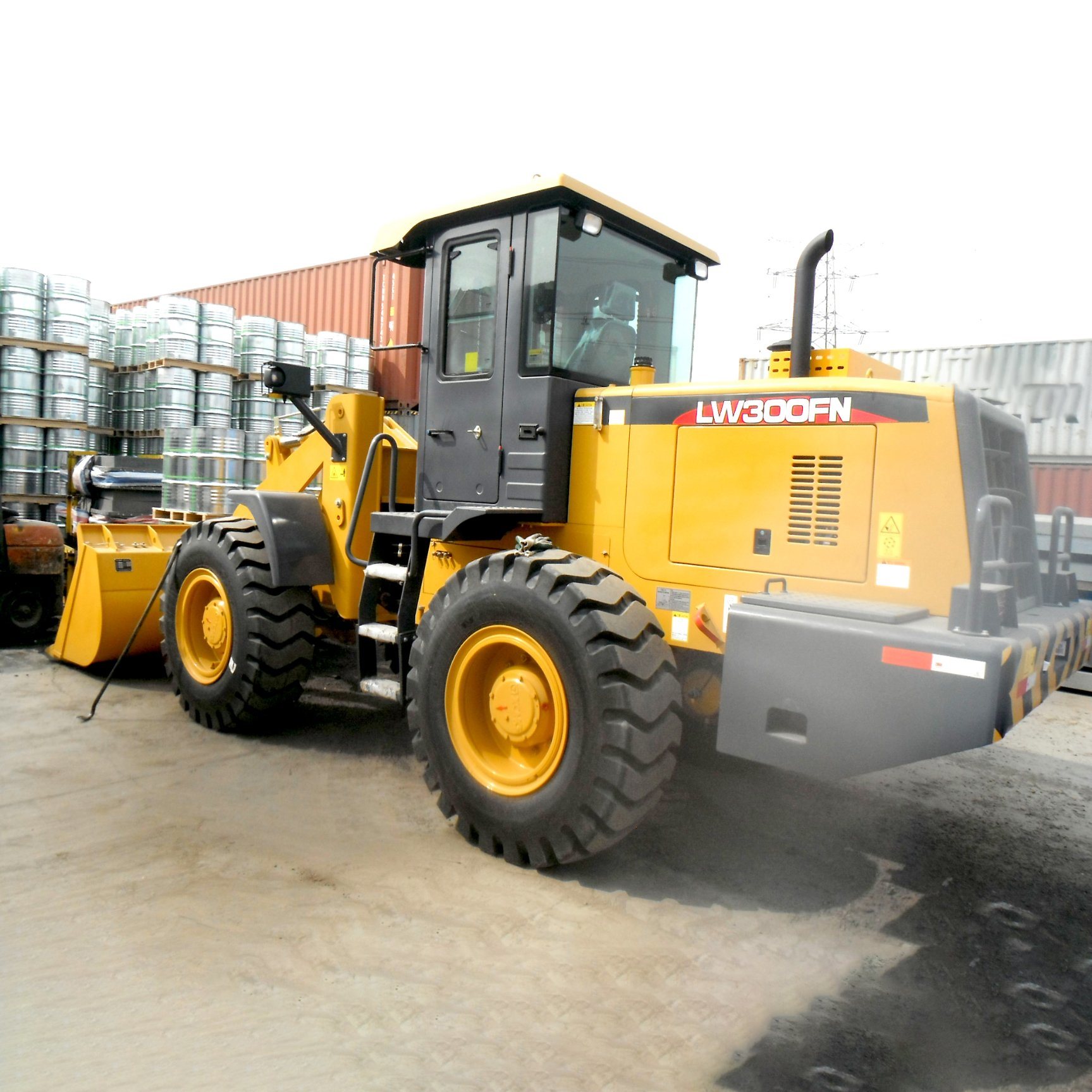 China 
                Cruking Wheel Loader Spare Parts Lw300fv 3 Ton Wheel Loader with Attachments
             supplier