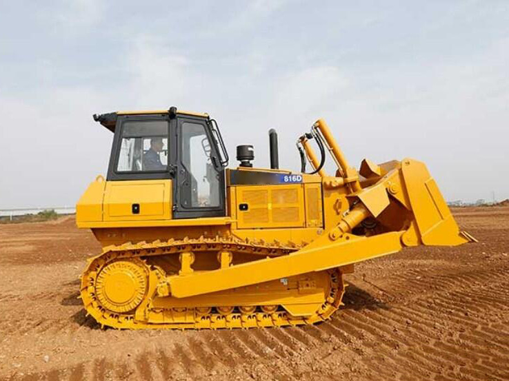 
                Type de piste prix d′usine tracteur Bulldozer 816D 160HP pour la vente de nivelage
            