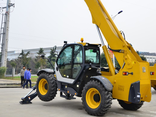 
                A fábrica Xc6-3514 Manipulador Telescópico 3,5 ton pequena roda o carregador de carro elevador para venda
            