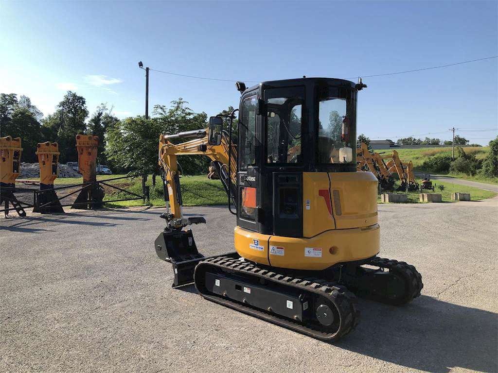 Famous Brand Crawler Excavator 4ton Clg9035e for Sale
