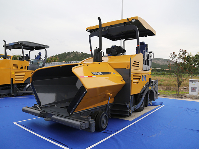 Fully Hydraulic Four-Wheel Drive Road Paver RP603L with Spare Parts
