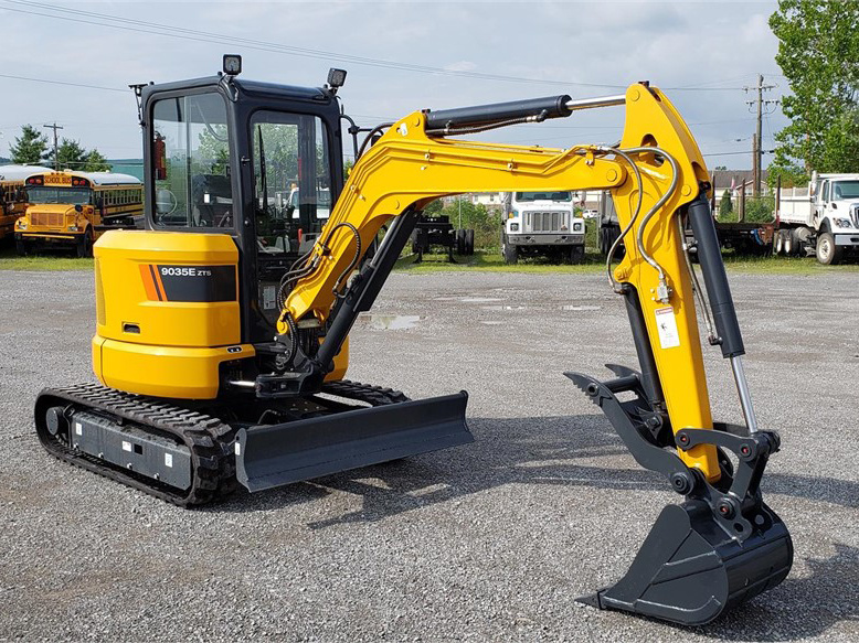 
                Alta estabilidad Clg9035e de 4 tonelada excavadora de cadenas
            