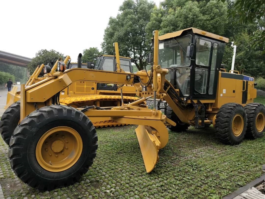 
                Motorgrader met 190 PK en hoge werkprestaties Sem919
            