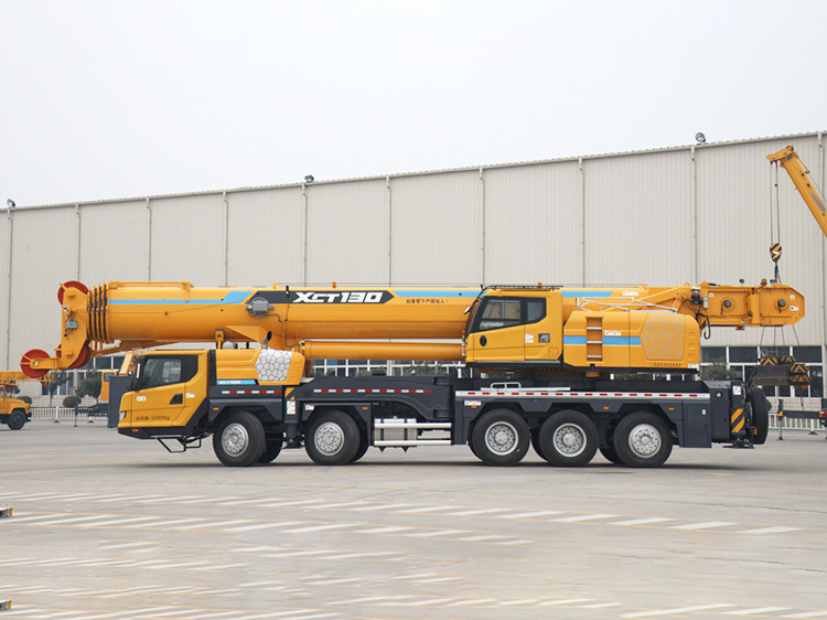 Hot Sale 180 Ton Mobile All Terrain Truck Crane Xca180 with Cheap Price