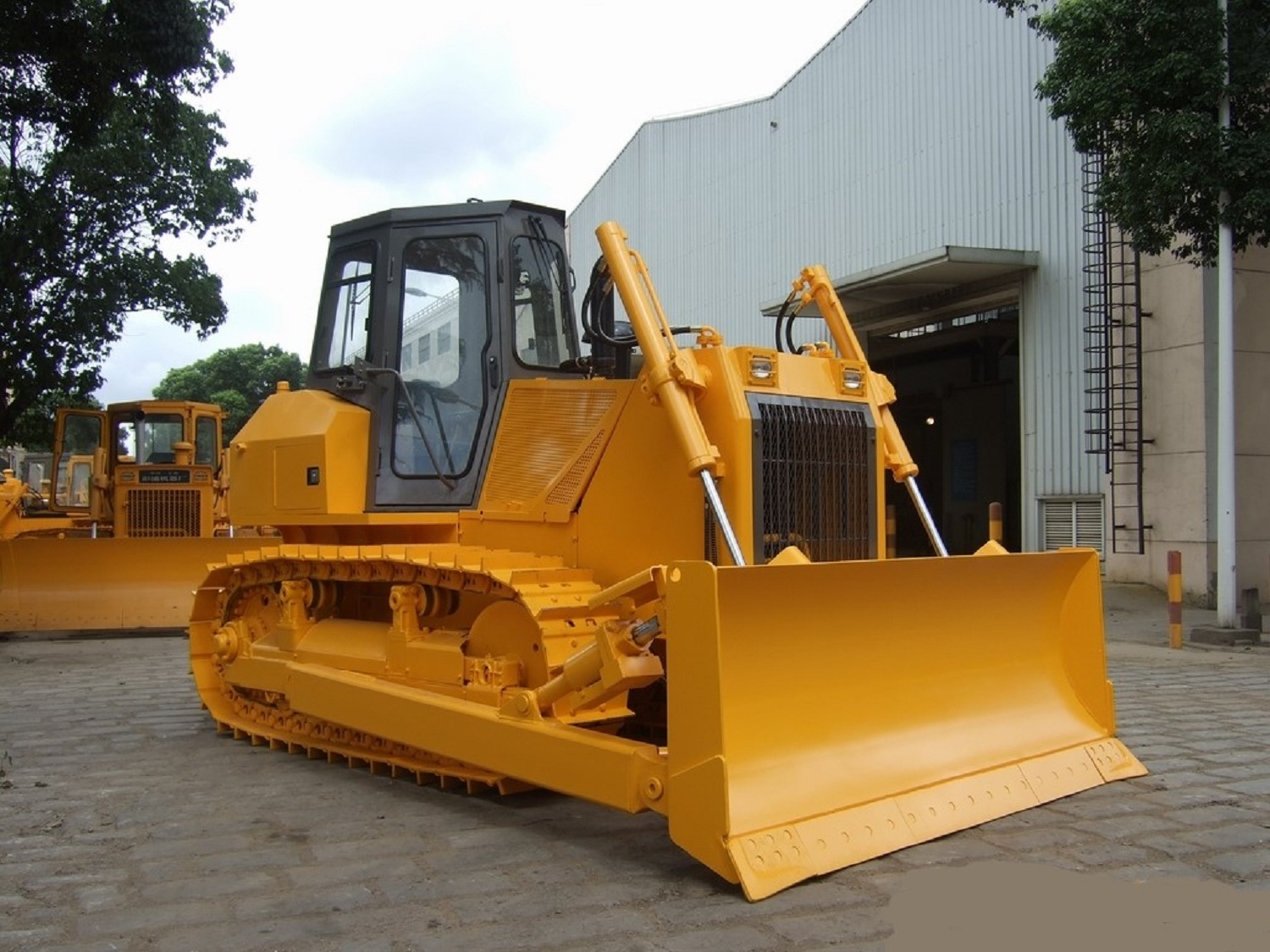 Hot Sell Earthmoving Machinery Crawler Bulldozer Pd165y in China